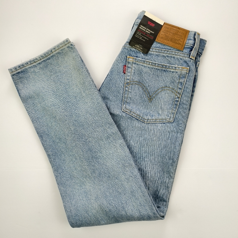 NWT Levi’s Wedgie Straight Jeans Distressed High Rise Women 25x28
